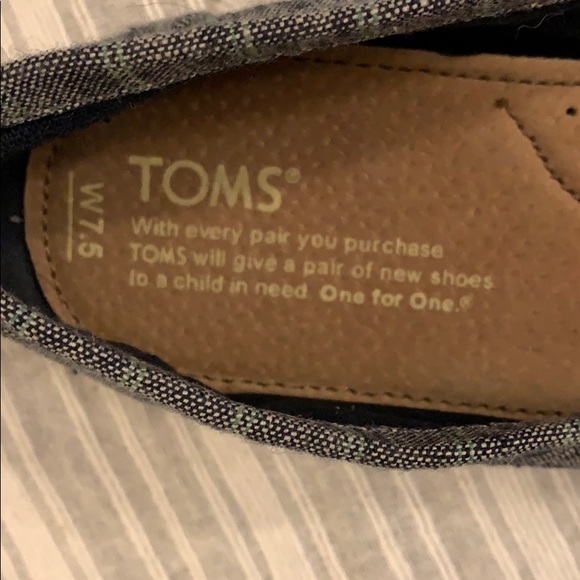 Toms - Picture 2 of 4
